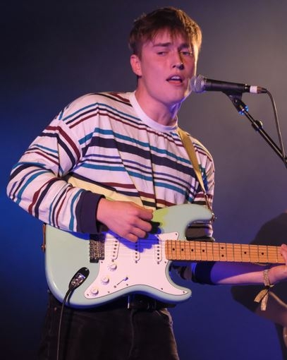 samfender.JPG